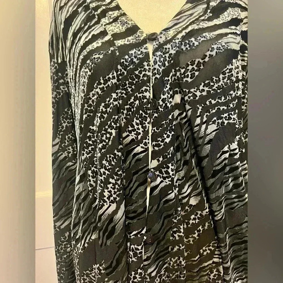 CHICOS Black Silver Animal Print Velvet Burnout Tunic Duster Top|2/M whimsigoth - Picture 10 of 14